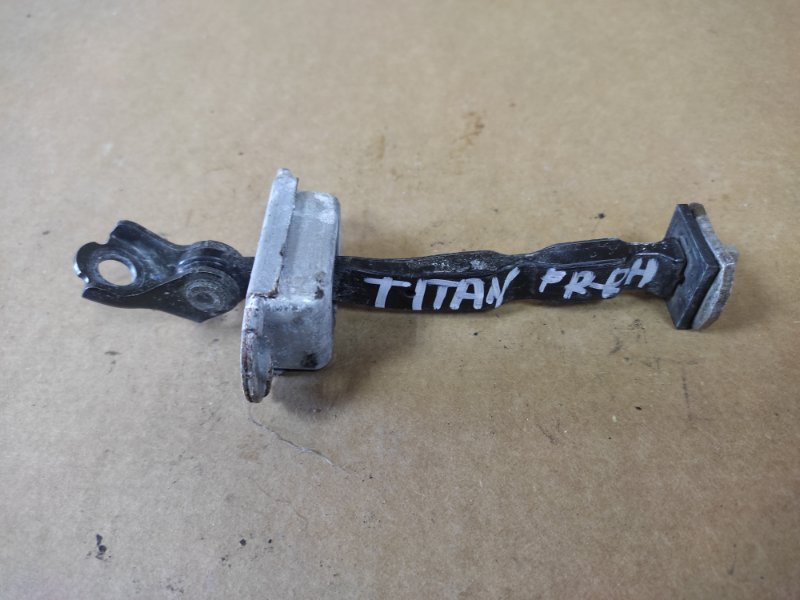 Ограничитель двери передний правый QX56 / TITAN / ARMADA 04-16