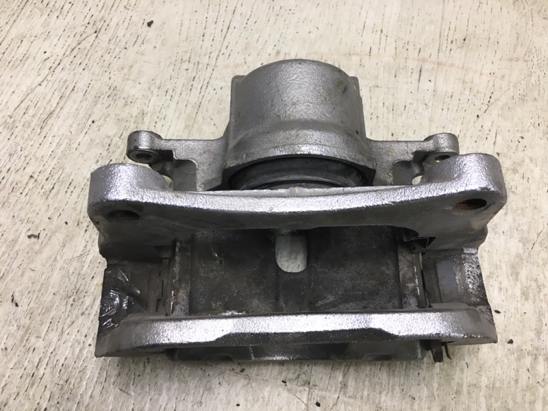 Суппорт тормозной передний правый 200 14-16 2015 UF 2.4 ED6