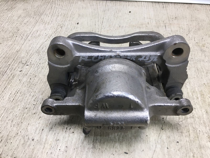 Суппорт тормозной передний правый 200 14-16 2015 UF 2.4 ED6