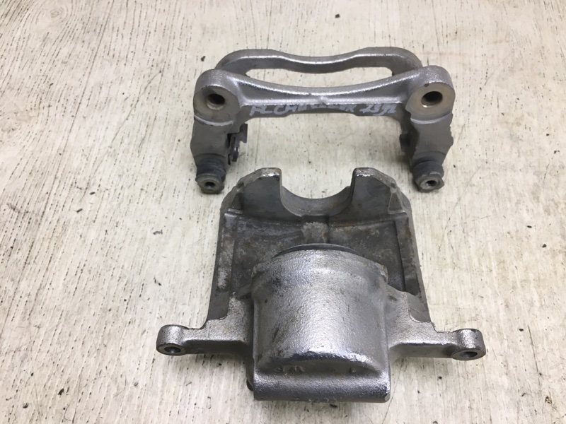 Суппорт тормозной передний правый 200 14-16 2015 UF 2.4 ED6