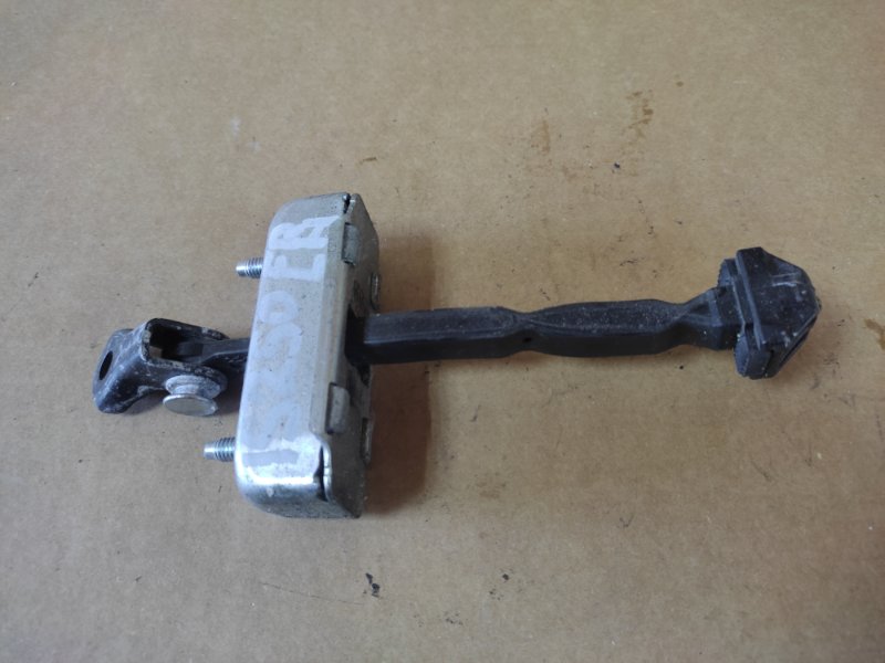 Ограничитель двери передний левый IS250/350 05-13 2010 Седан 2.5