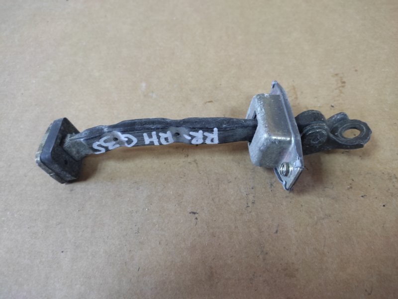 Запчасть ограничитель двери задний правый INFINITI G35 03-07 82430-AL520 Б/У Ограничитель двери задний правый INFINITI G35 03-07 82430-AL520 Б/У