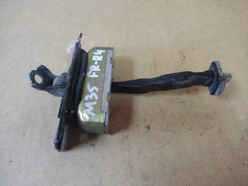 Запчасть ограничитель двери передний правый INFINITI M35/M45 04-10 Б/У Ограничитель двери передний правый INFINITI M35/M45 04-10 Б/У