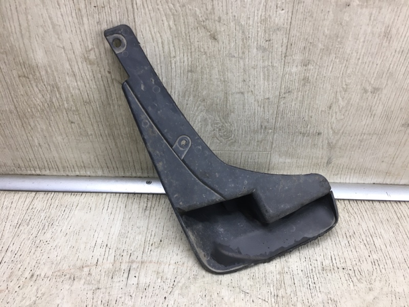 Брызговик передний правый NV200 USA 13-