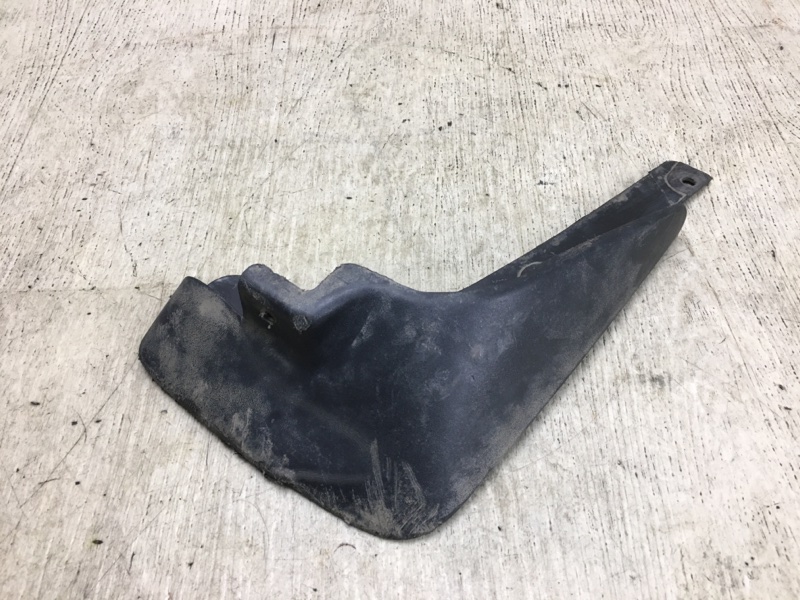 Брызговик передний правый NV200 USA 13-