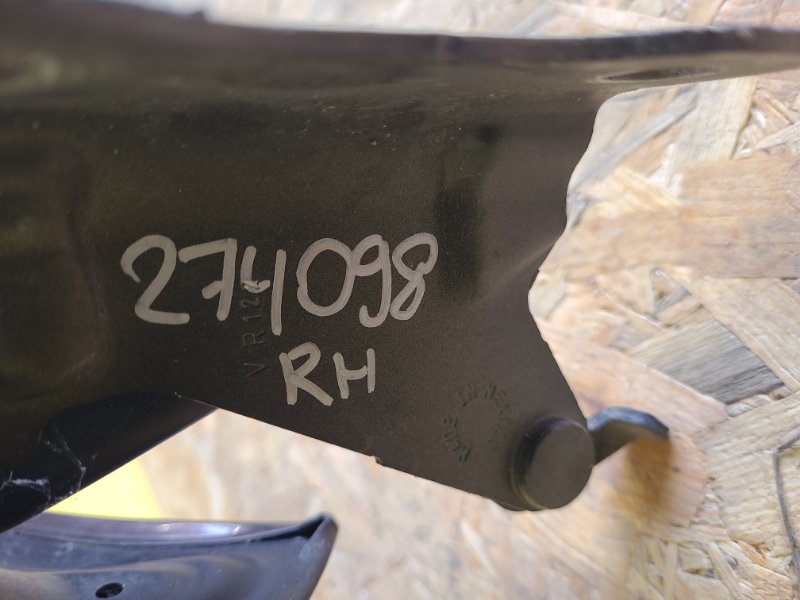 Петля капота правая QX60/JX35 12-20