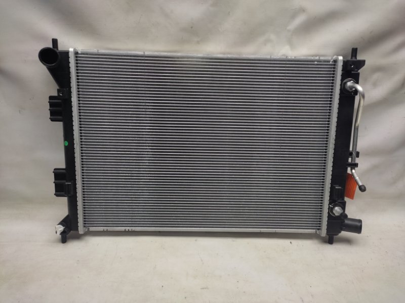 Запчасть радиатор основной HYUNDAI ELANTRA MD 10-15 25310-3X100 новая Радиатор основной HYUNDAI ELANTRA MD 10-15 25310-3X100 новая