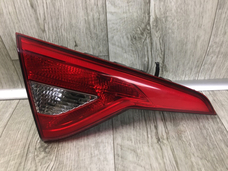 Фонарь внутренний задний левый HYUNDAI SONATA LF 2014- Седан 92403-C2000 Б/У