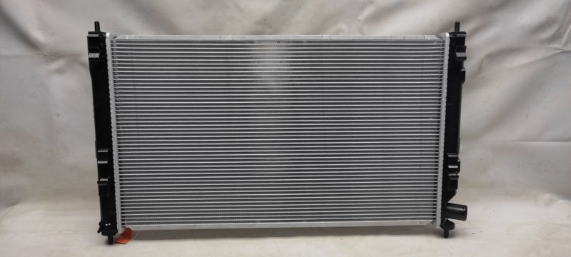Радиатор основной MITSUBISHI OUTLANDER XL 05-13 1350A297 новая