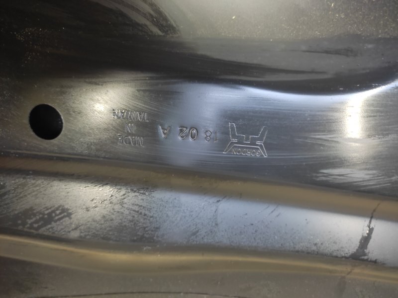 Капот LEAF 10-17