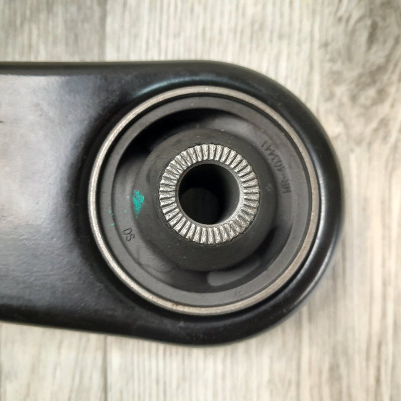 Рычаг передней подвески нижний передний правый MITSUBISHI LANCER X 10 07-15