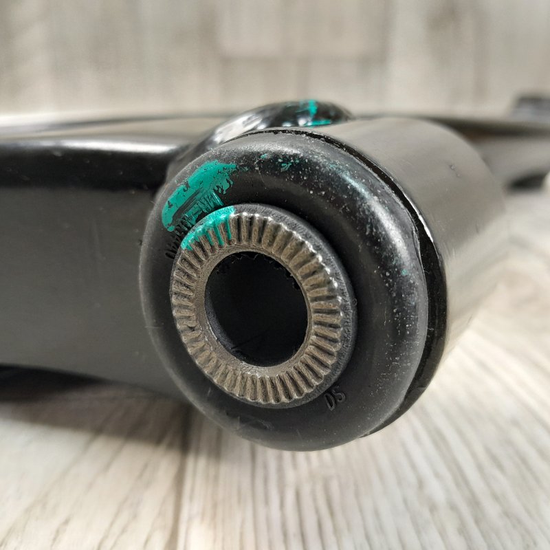 Рычаг передней подвески нижний передний правый LANCER X 10 07-15 Рычаг передней подвески нижний передний правый LANCER X 10 07-15