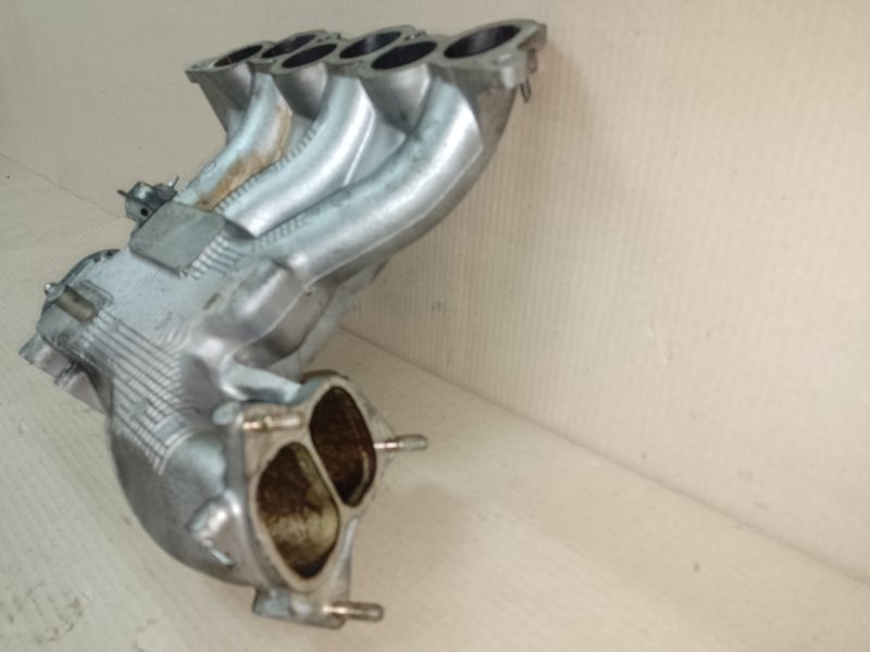 Коллектор впускной AVALON 99-05 2000 3.0 1MZFE