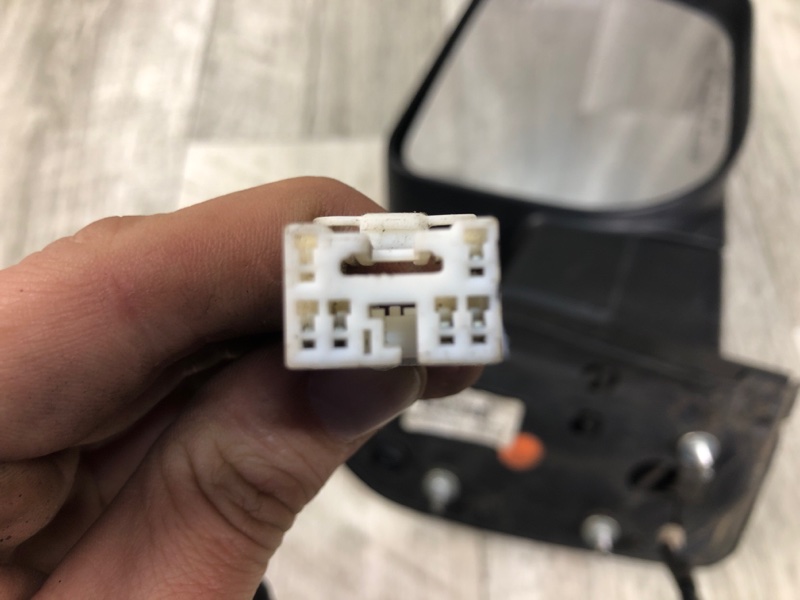 Зеркало правое QX56 / TITAN / ARMADA 04-16