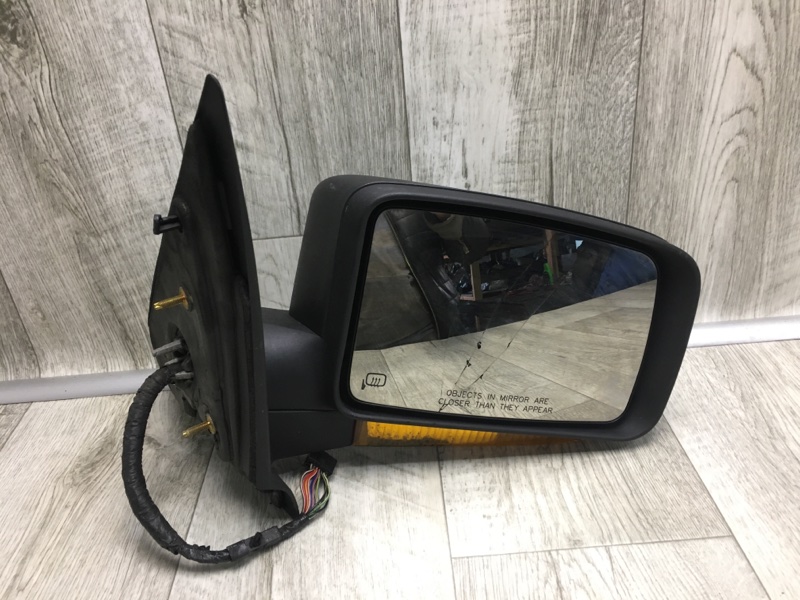 Зеркало правое FORD EXPEDITION 03-06 5L1Z-17682-BAA Б/У