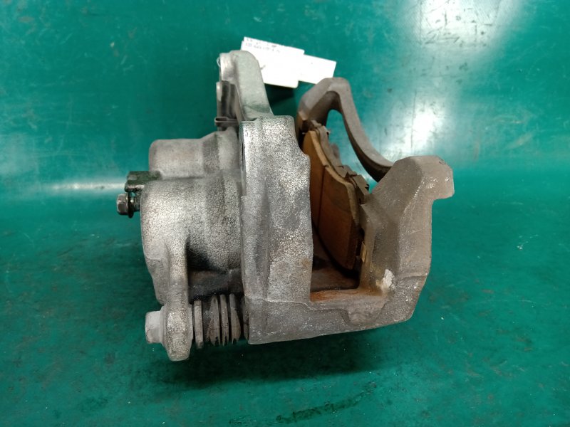 Суппорт тормозной передний правый Q50 15-20 2017 Седан 3.0 VR30DDTT