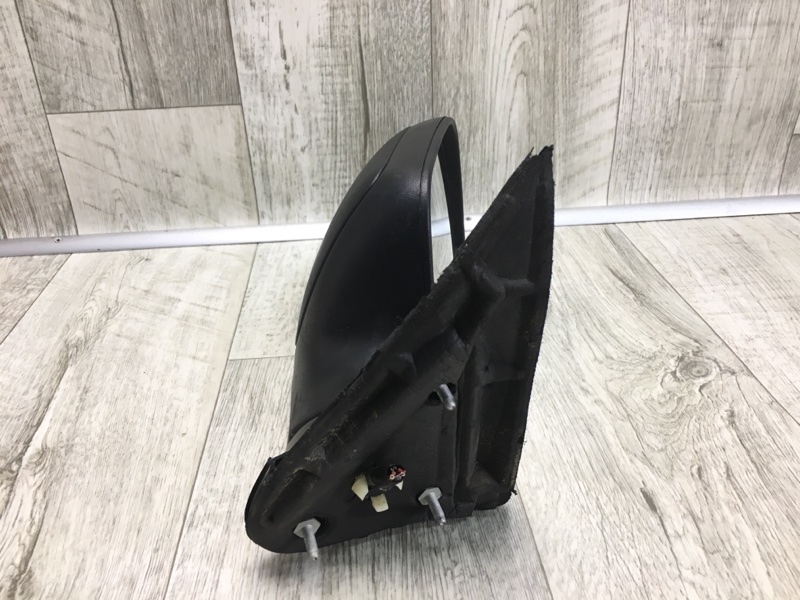 Зеркало правое ESCALADE 01-06 Зеркало правое ESCALADE 01-06