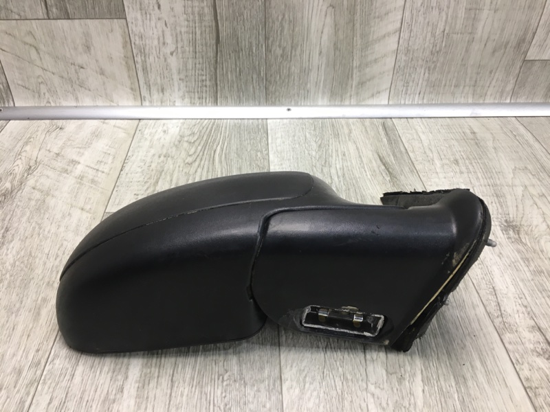 Зеркало правое ESCALADE 01-06 Зеркало правое ESCALADE 01-06