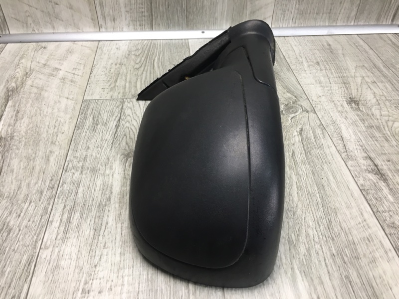 Зеркало правое ESCALADE 01-06 Зеркало правое ESCALADE 01-06