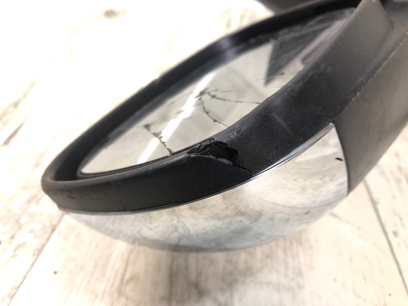 Зеркало левое 300 04-10