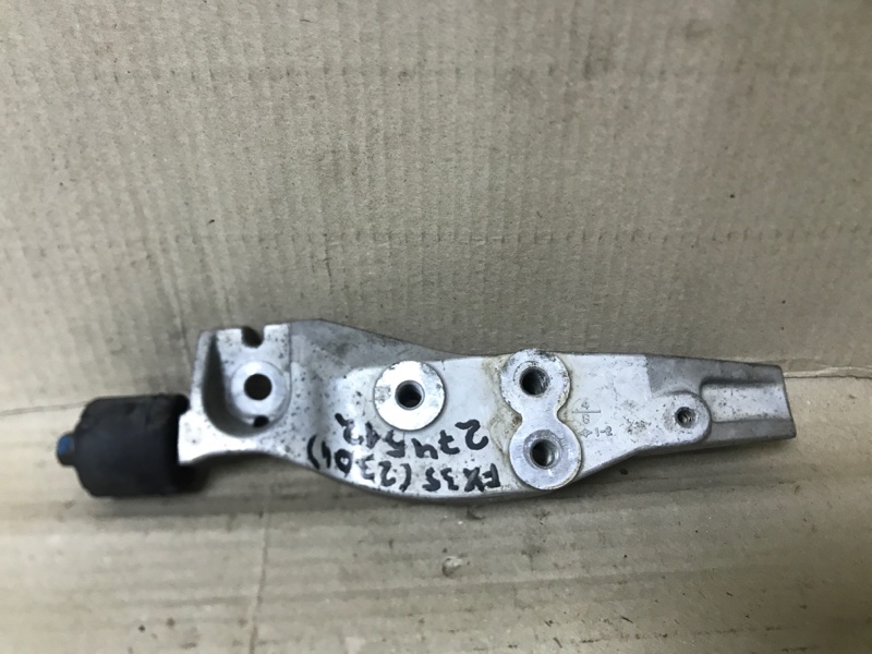 Кронштейн опоры двигателя правый INFINITI FX S50 03-08 2004 3.5 VQ35DE 11272-CG100 Б/У