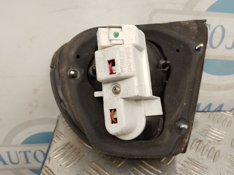 Фонарь внутренний задний левый XEDOS 6 X6 (CA) 92-98