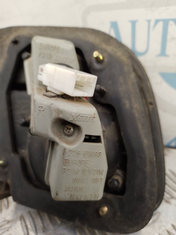 Фонарь внутренний задний правый XEDOS 9 X9 (TA) 93-02