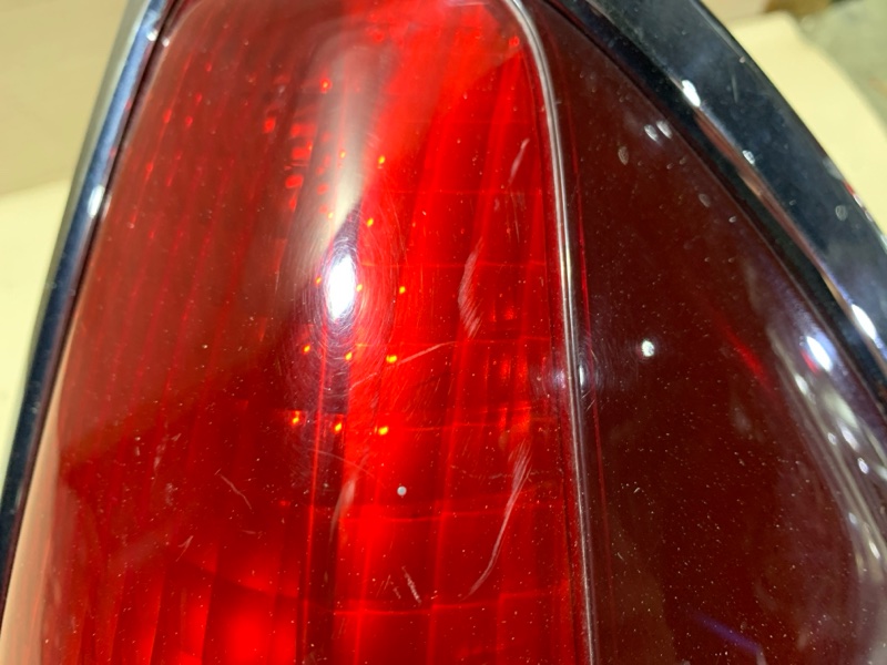 Фонарь наружный правый LAND CRUISER PRADO 120 02-09