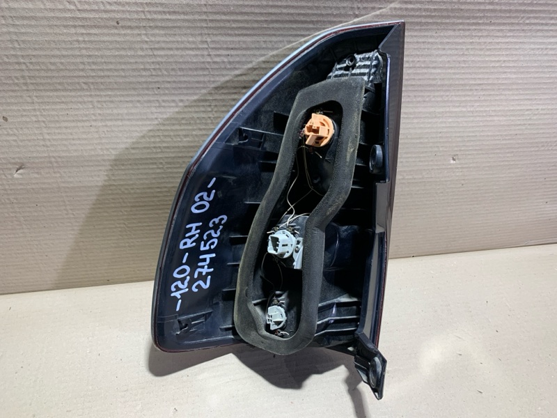 Фонарь наружный правый LAND CRUISER PRADO 120 02-09