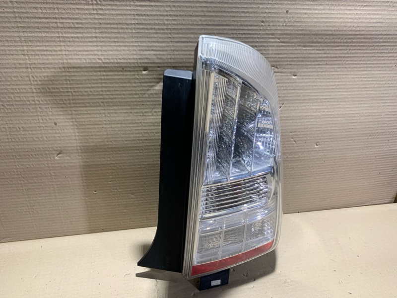 Фонарь наружный правый PRIUS - 30 09-17 Фонарь наружный правый PRIUS - 30 09-17