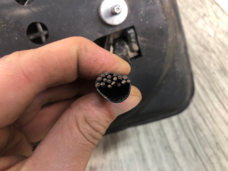 Зеркало правое QX56 / TITAN / ARMADA 04-16