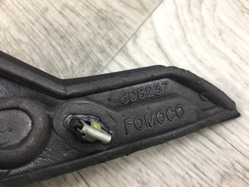 Зеркало левое TAURUS 07-09