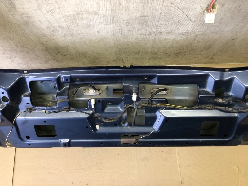 Крышка багажника OUTLANDER XL 05-13