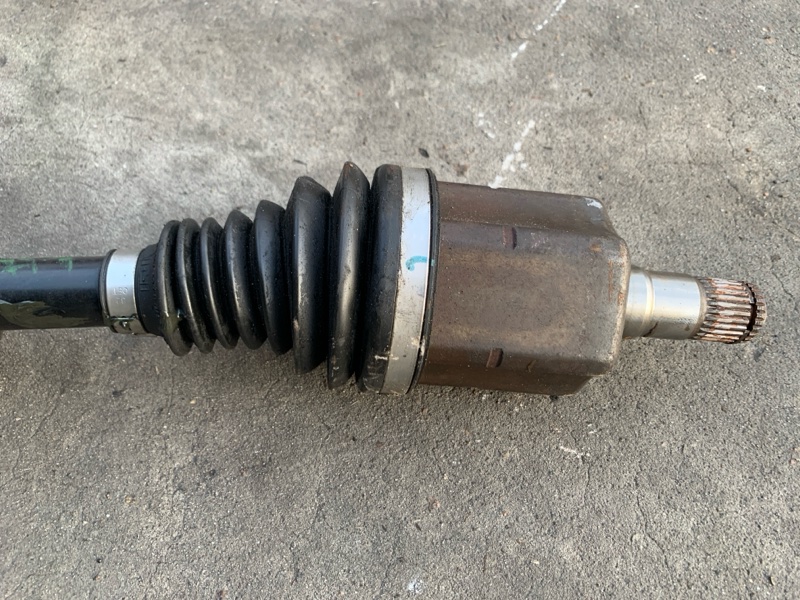 Привод передний левый PASSAT B7 11-15 2012 CBTA 2.5L Привод передний левый PASSAT B7 11-15 2012 CBTA 2.5L