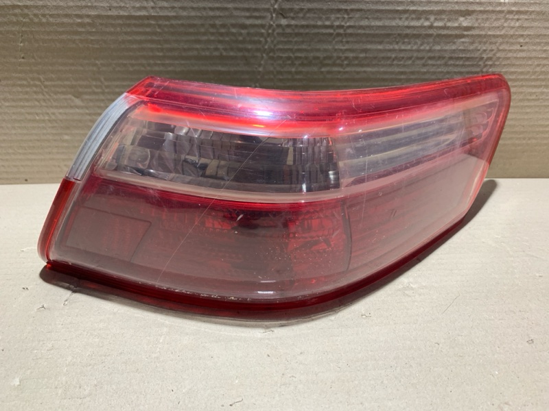 Фонарь наружный правый TOYOTA CAMRY 40 06-11 81550-06240 Б/У