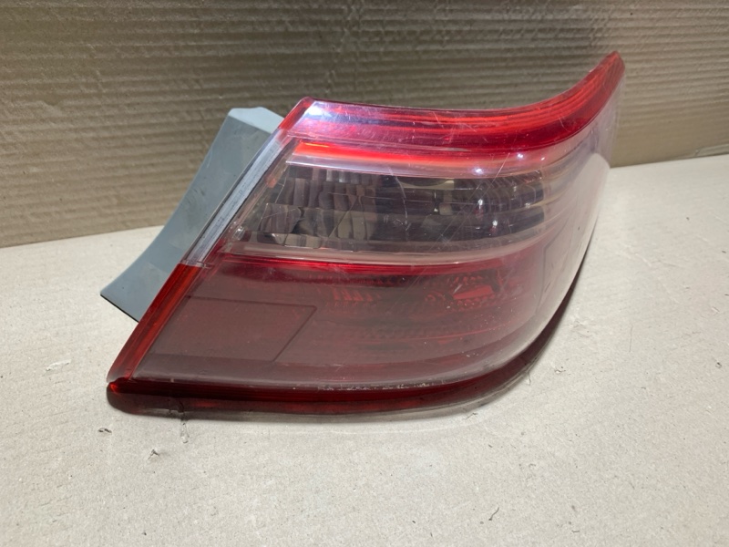 Фонарь наружный правый CAMRY 40 06-11