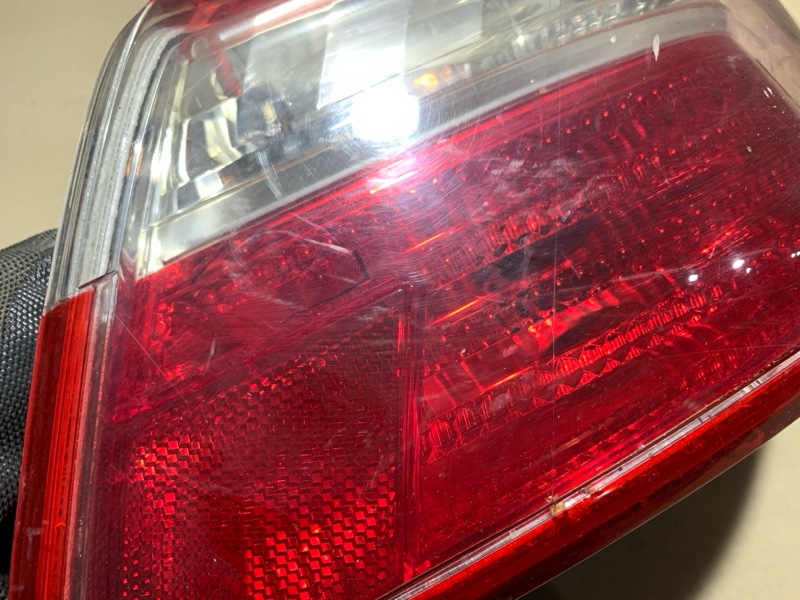 Фонарь наружный правый CAMRY 40 06-11