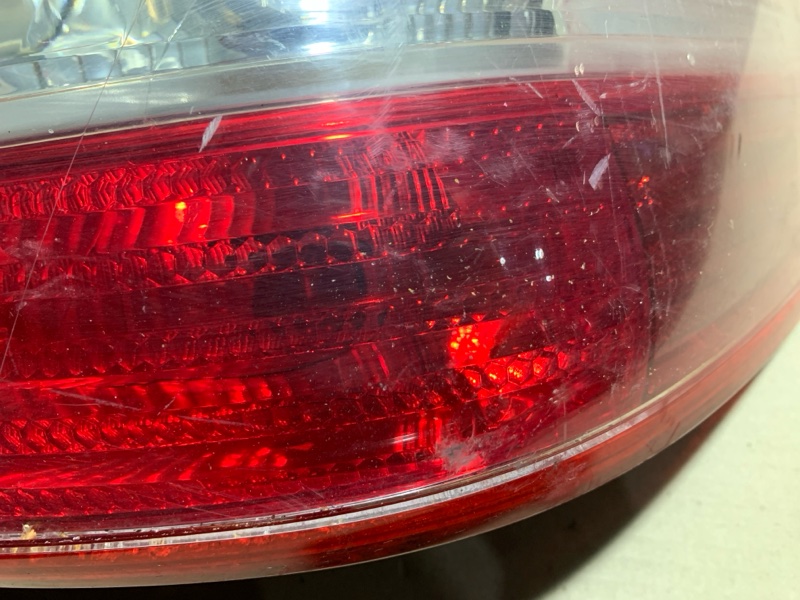 Фонарь наружный правый CAMRY 40 06-11