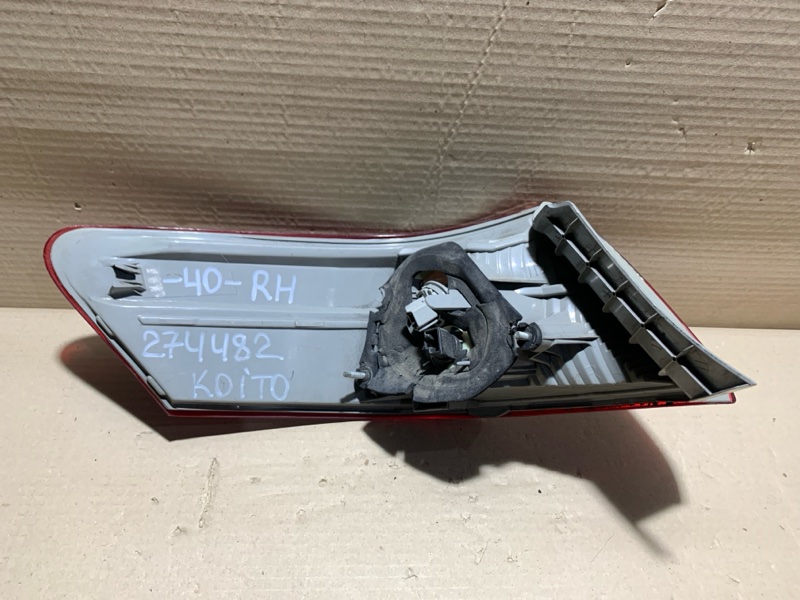 Фонарь наружный правый CAMRY 40 06-11