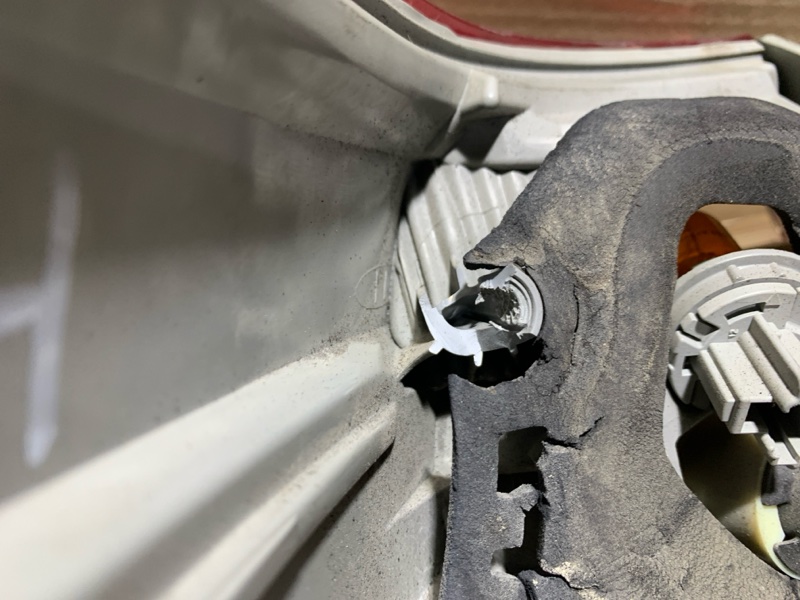 Фонарь наружный правый CAMRY 40 06-11