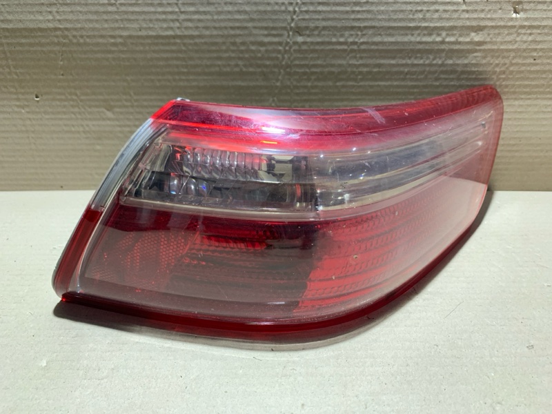 Фонарь наружный правый TOYOTA CAMRY 40 06-11 81550-06240 Б/У