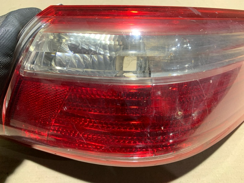 Фонарь наружный правый CAMRY 40 06-11