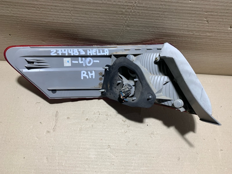 Фонарь наружный правый CAMRY 40 06-11