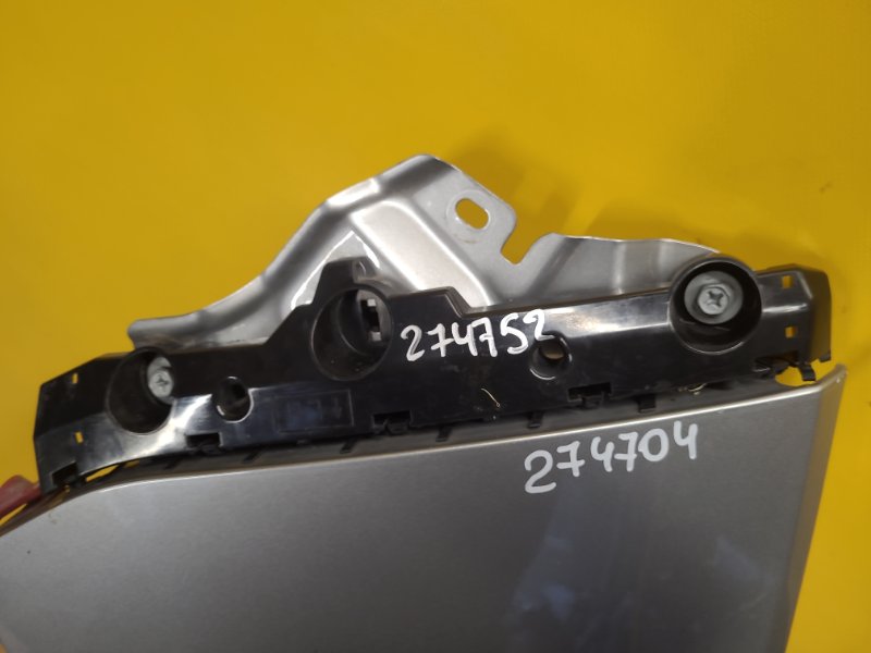 Запчасть кронштейн переднего бампера (на крыле) левый NISSAN LEAF 18- 62225-5SK0A Б/У Кронштейн переднего бампера (на крыле) левый NISSAN LEAF 18- 62225-5SK0A Б/У