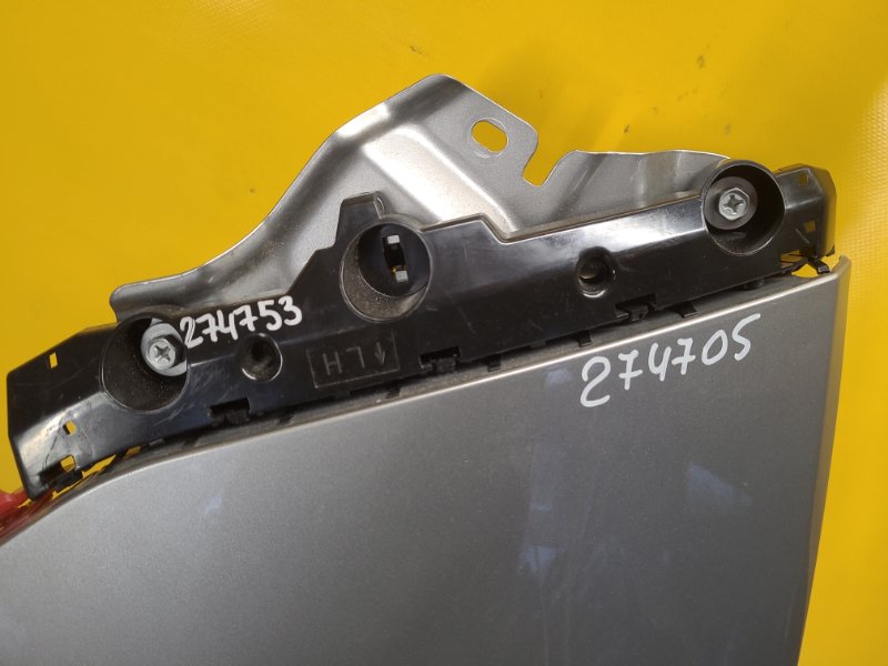 Кронштейн переднего бампера (на крыле) левый NISSAN LEAF 18- 62225-5SK0A Б/У