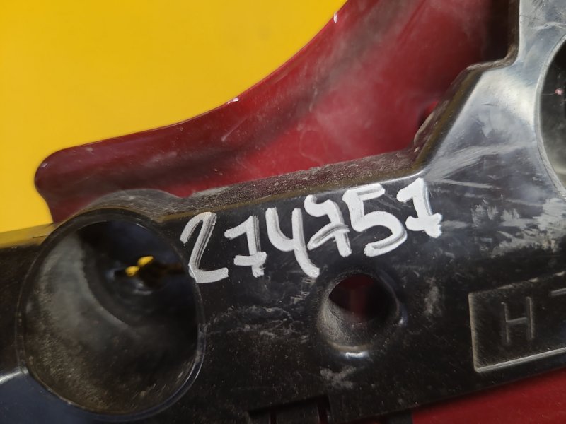 Кронштейн переднего бампера (на крыле) левый LEAF 18-