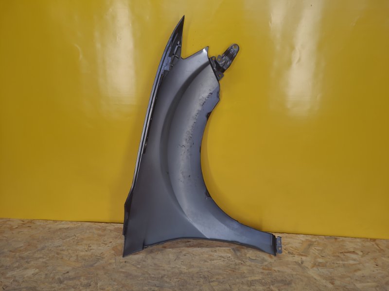 Крыло переднее левое OUTLANDER XL 05-13