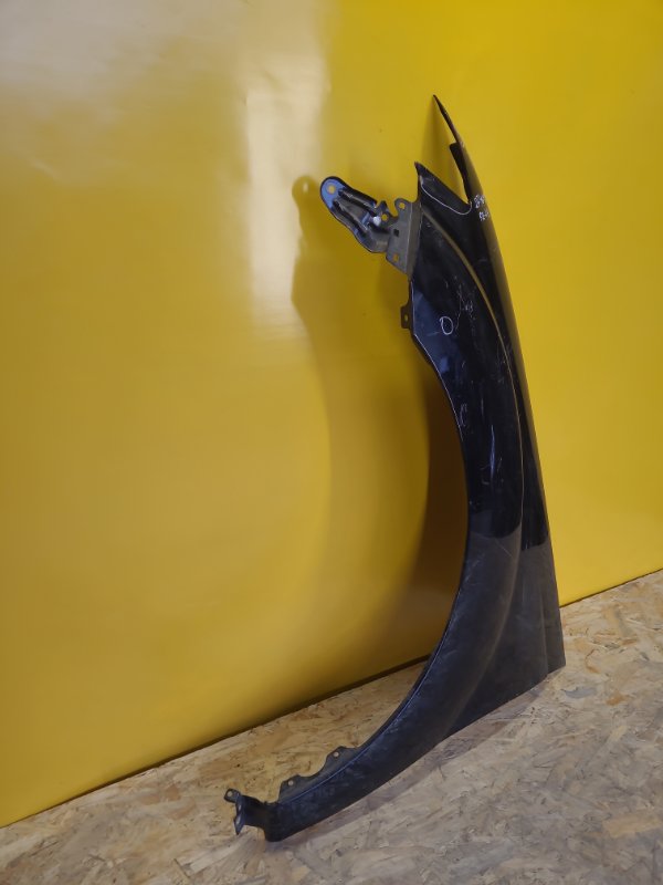 Крыло переднее левое OUTLANDER XL 05-13