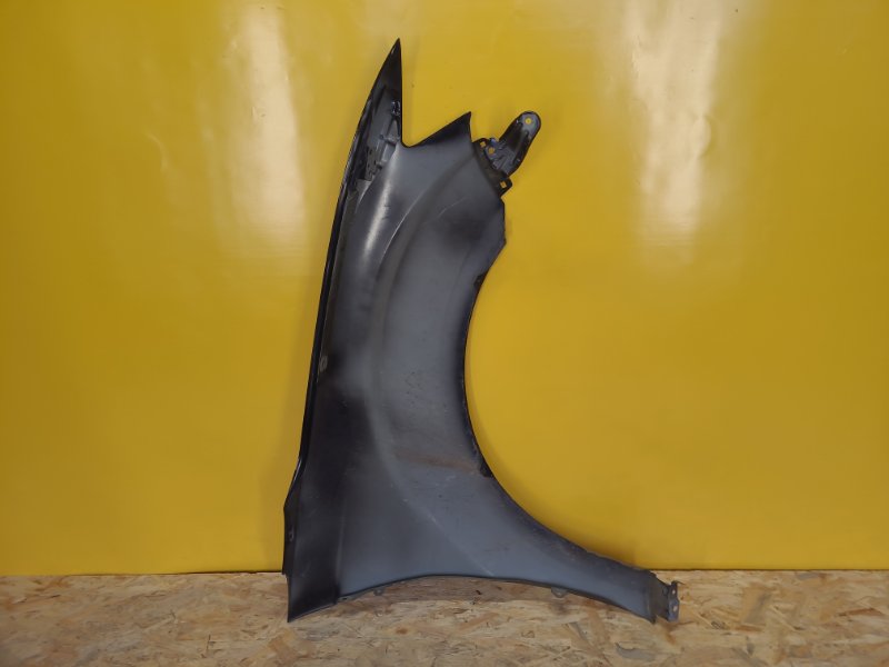 Крыло переднее левое OUTLANDER XL 05-13