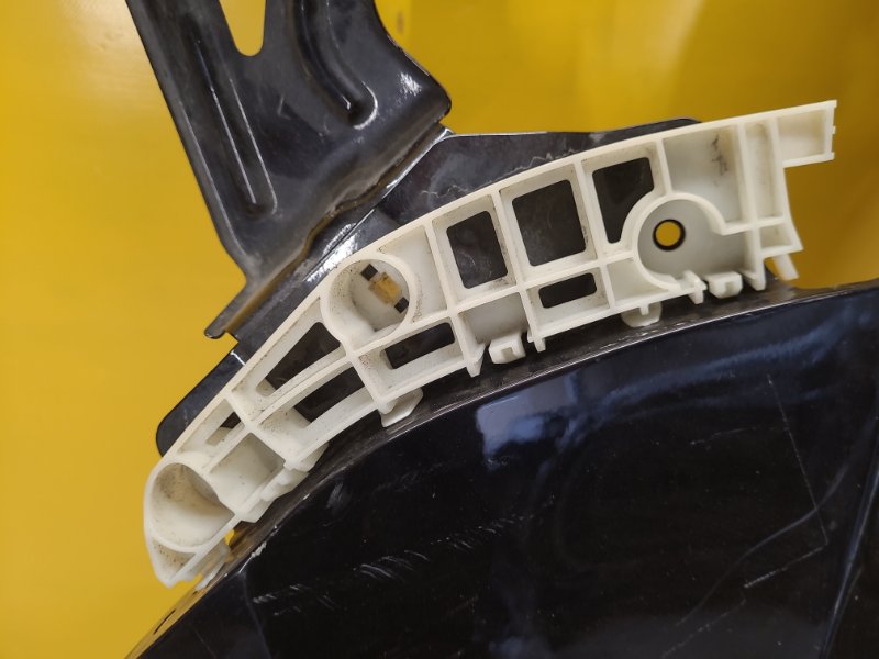 Кронштейн переднего бампера (на крыле) левый MITSUBISHI OUTLANDER GF 12- 6400G211 Б/У